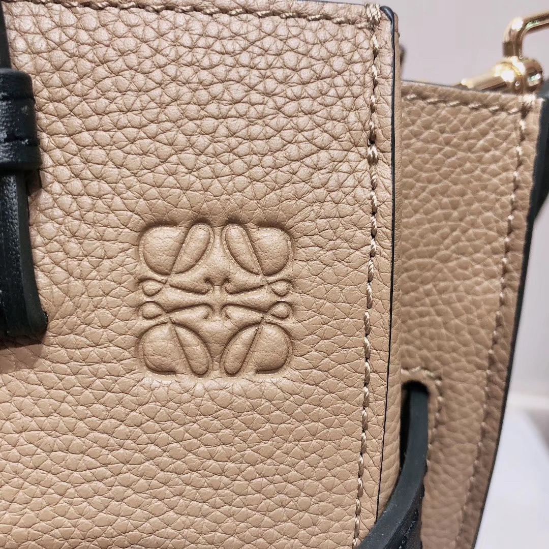 로에베 게이트 탑 핸드백 L108090-1