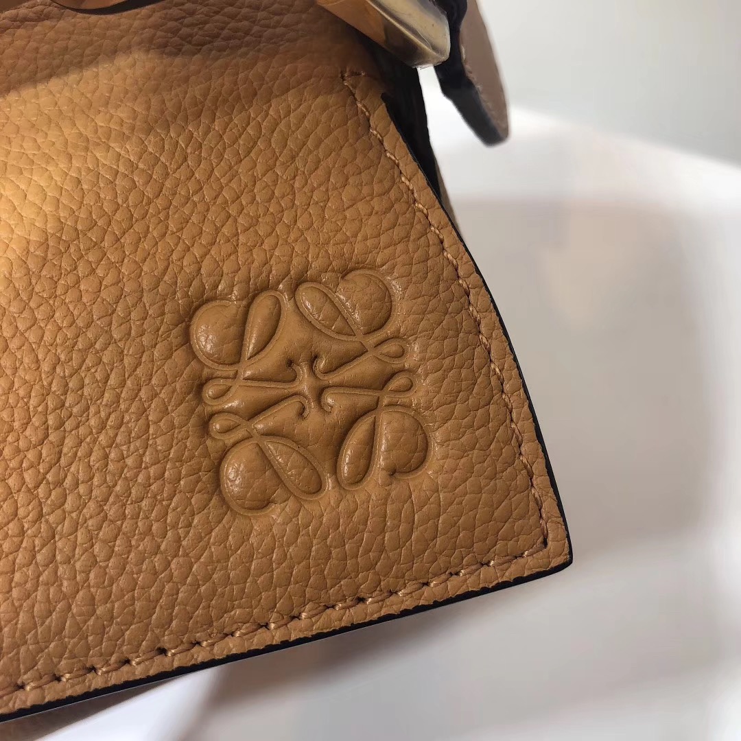 로에베 신상 퍼즐백 L108002-3