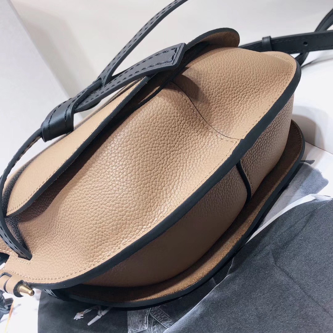 로에베 GATE FRAME SMALL BAG 20CM L108013-2