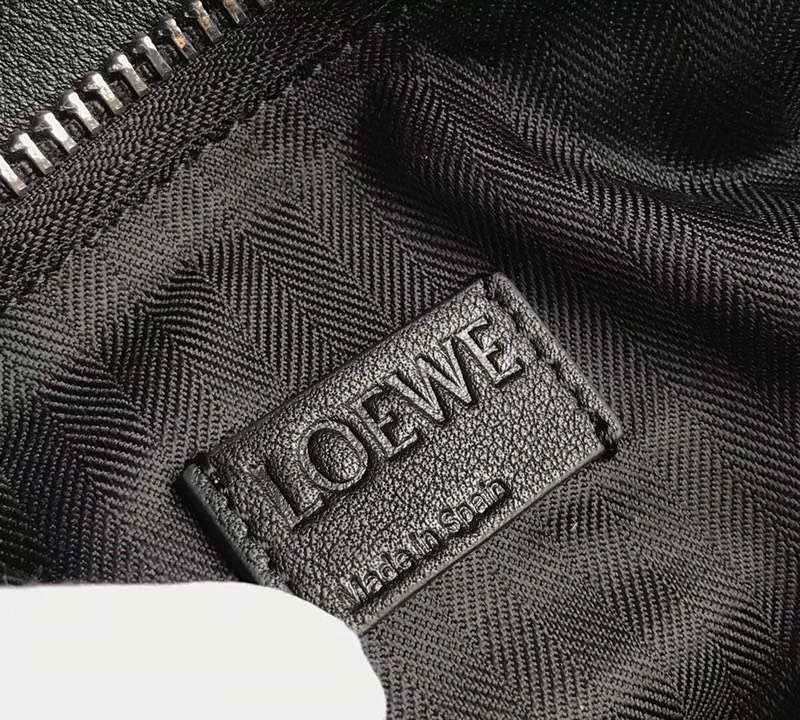 로에베 퍼즐 숄더백 L63820-4