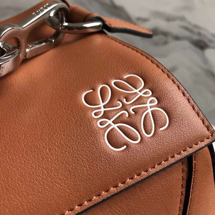 로에베 퍼즐 숄더백 L63820-3