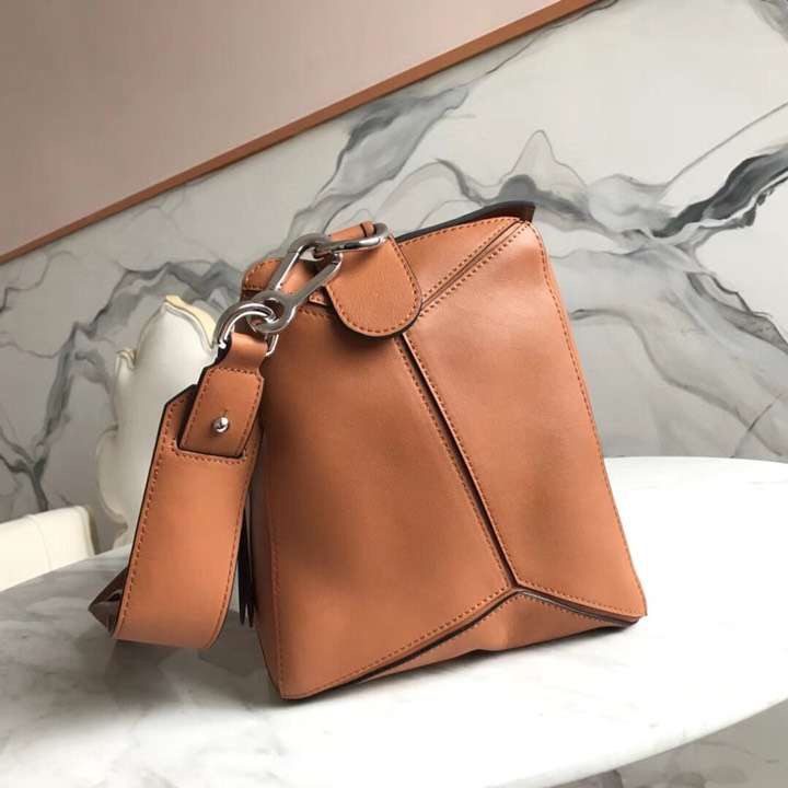 로에베 퍼즐 숄더백 L63820-3