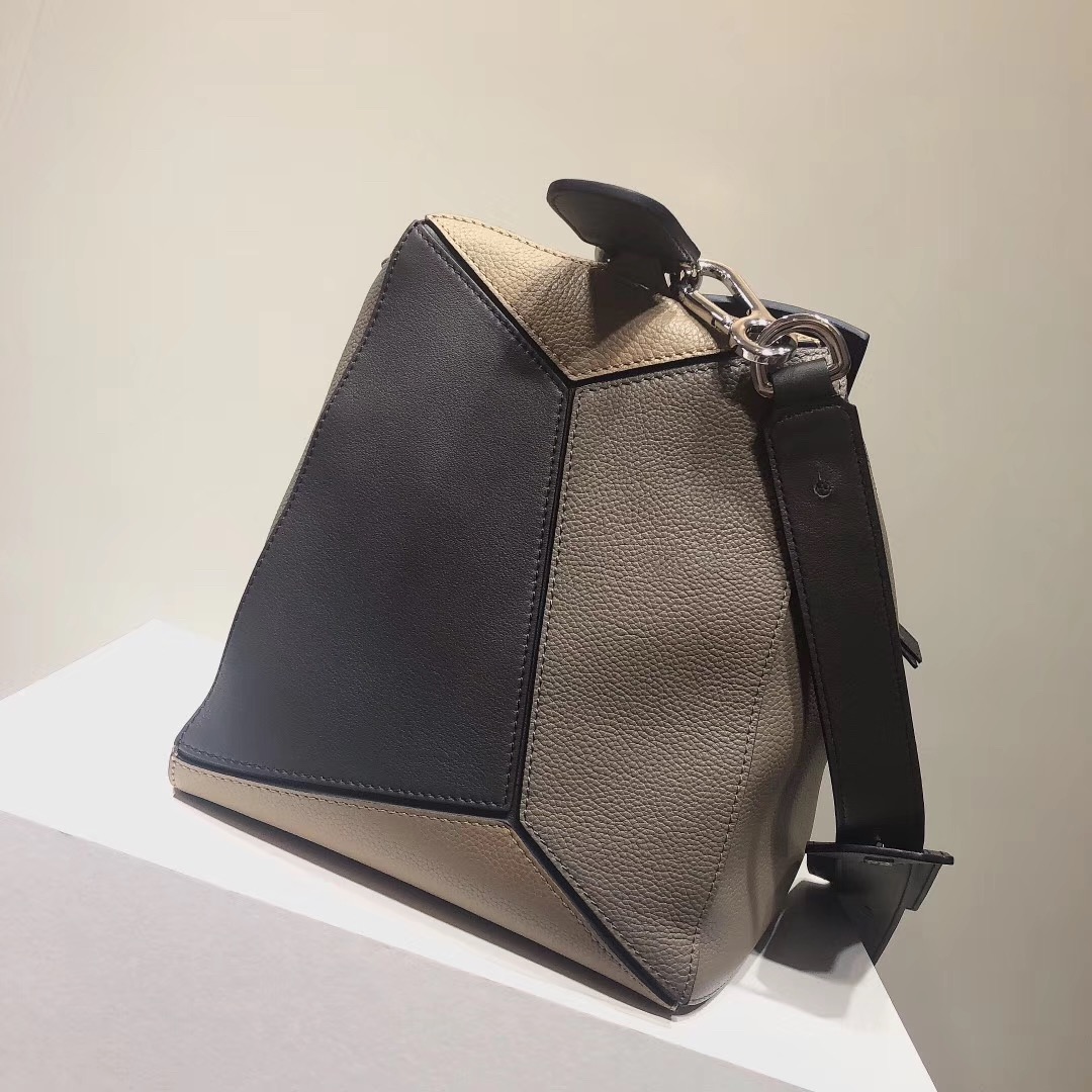 로에베 퍼즐 숄더백 L63820-1