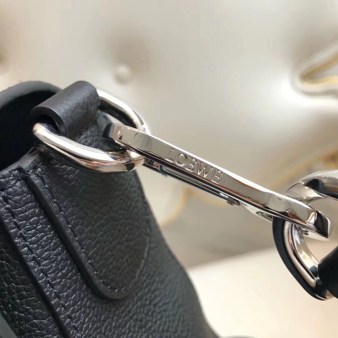 로에베 퍼즐 메신저백 L63009