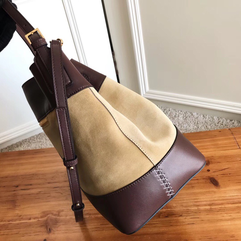 로에베 미디나잇 버킷백 신상