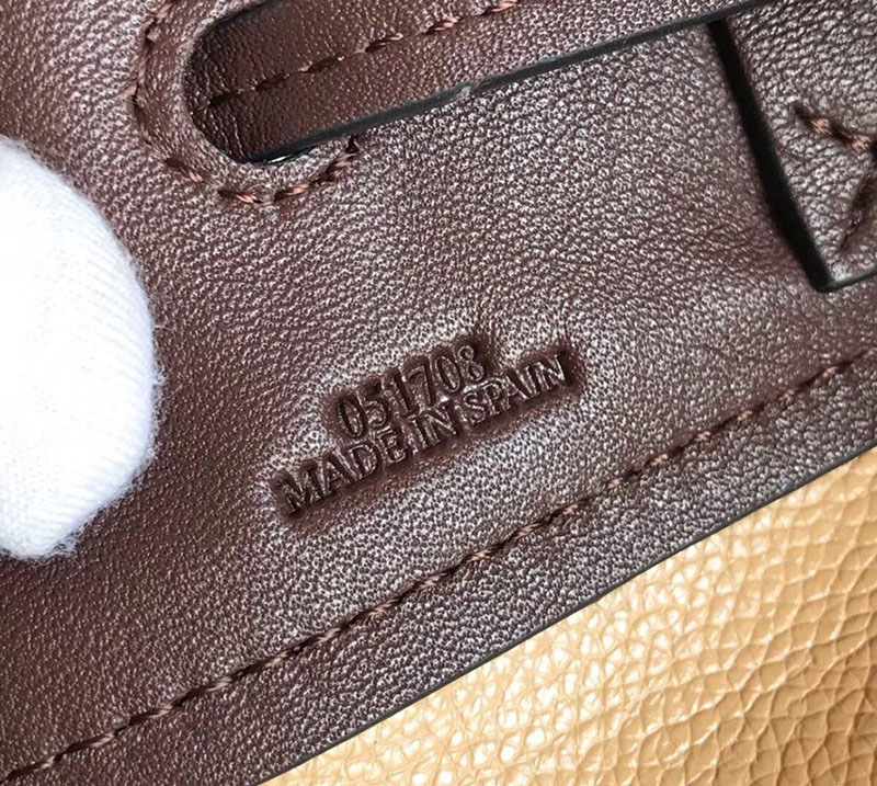 로에베 미디나잇 버킷백 신상