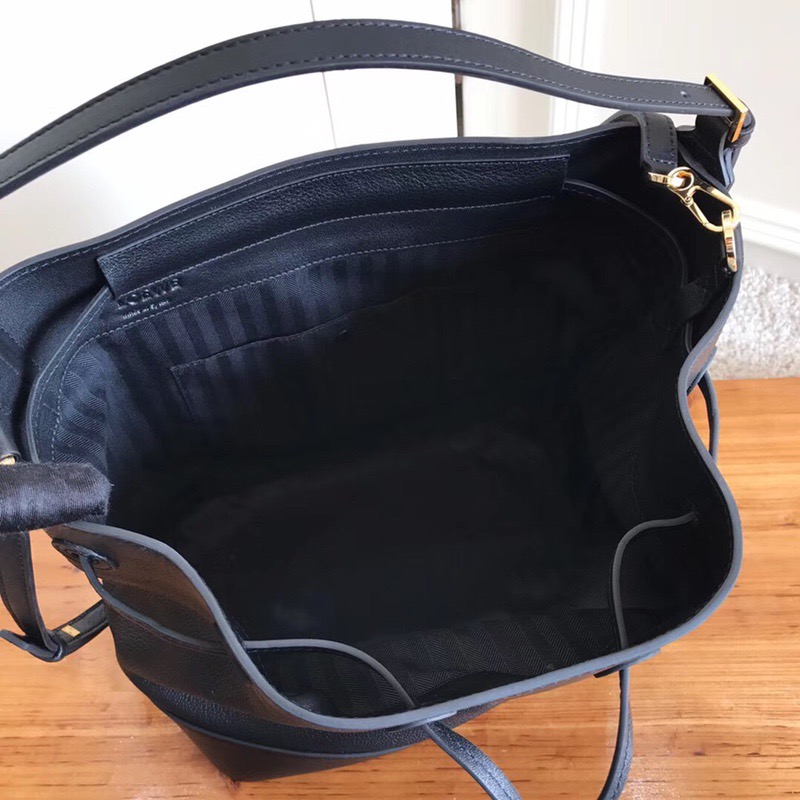 로에베 미디나잇 버킷백 신상