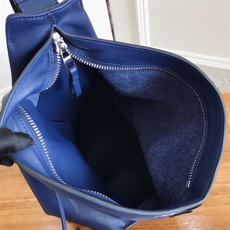 로에베 crossboby 지드래곤 백팩 L10801