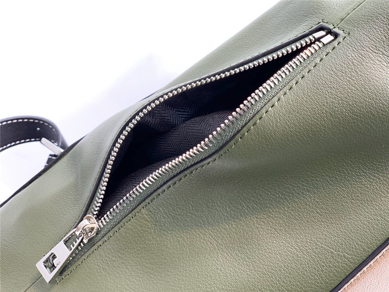 로에베 고야 백팩 라지 신상 L99889