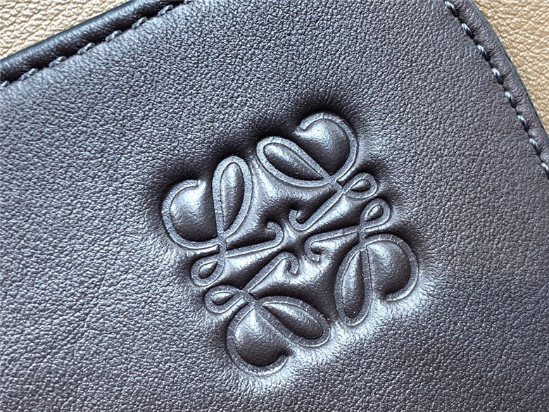 로에베 고야 백팩 라지 신상 L99889