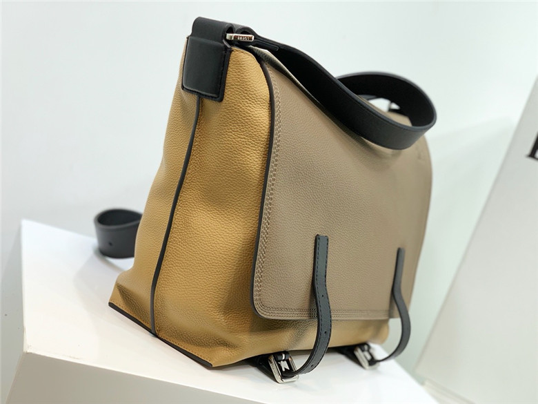 로에베 남성용 숄더백 L105088