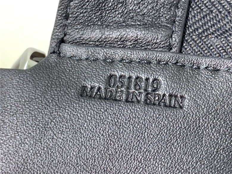 로에베 남성용 숄더백 L105088