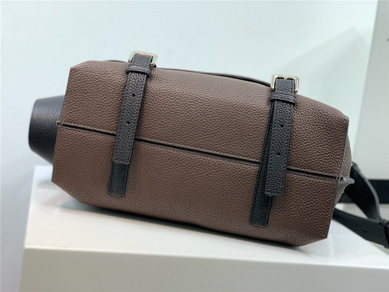 로에베 남성용 숄더백 L105088