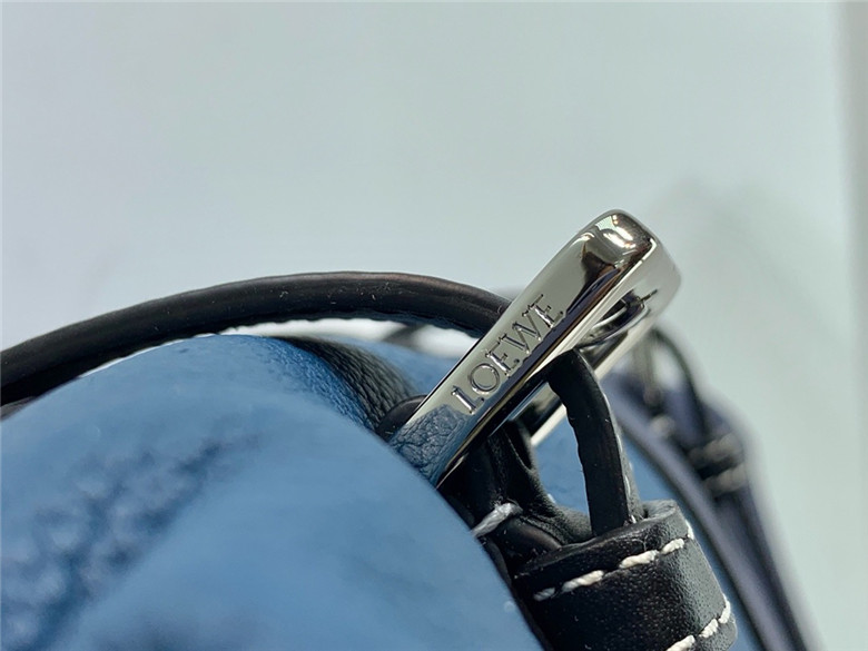 로에베 남성용 숄더백 L105088