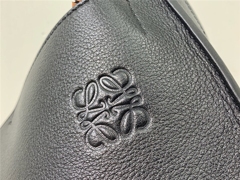 로에베 게이트 바케트백 신상 T00154