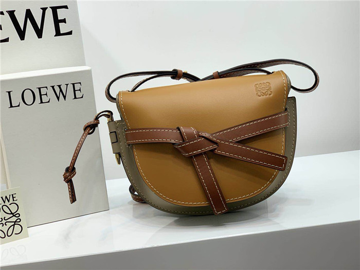 로에베 게이트백 L309100-3 신상 (연예인가방)