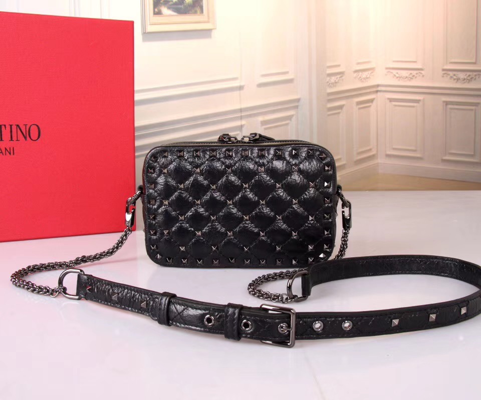 발렌티노 카메라백 GARAVANI ROCKSTUD SPIKE BOX BAG V10800