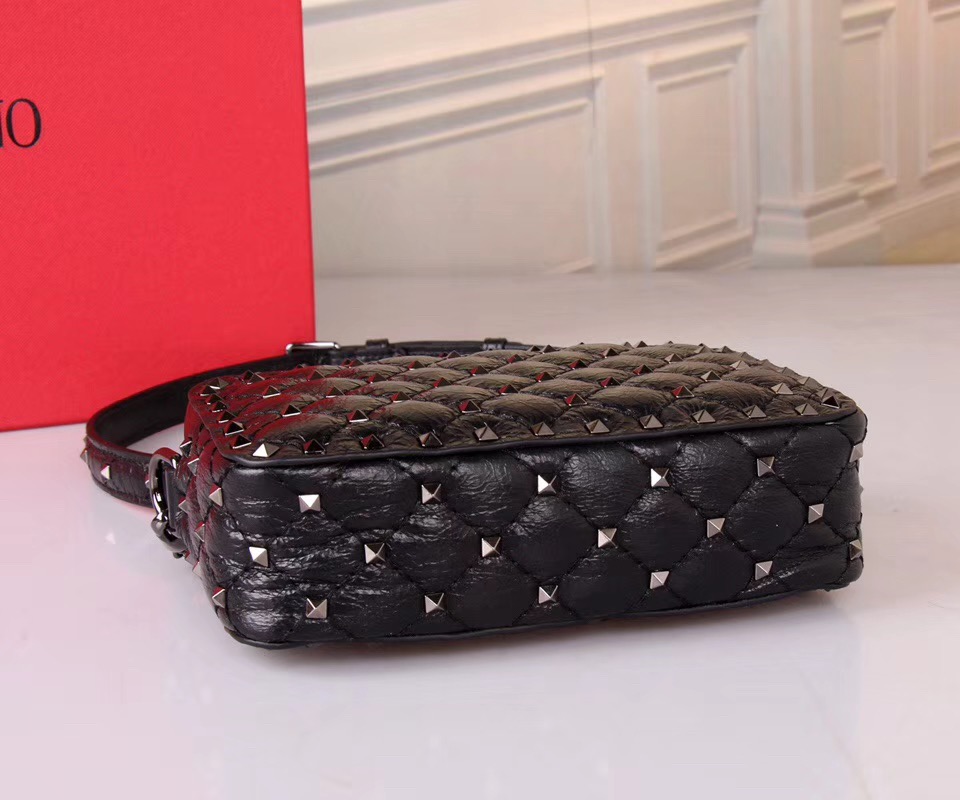 발렌티노 카메라백 GARAVANI ROCKSTUD SPIKE BOX BAG V10800