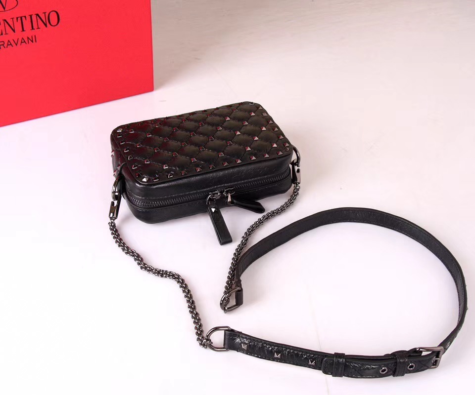 발렌티노 카메라백 GARAVANI ROCKSTUD SPIKE BOX BAG V10800