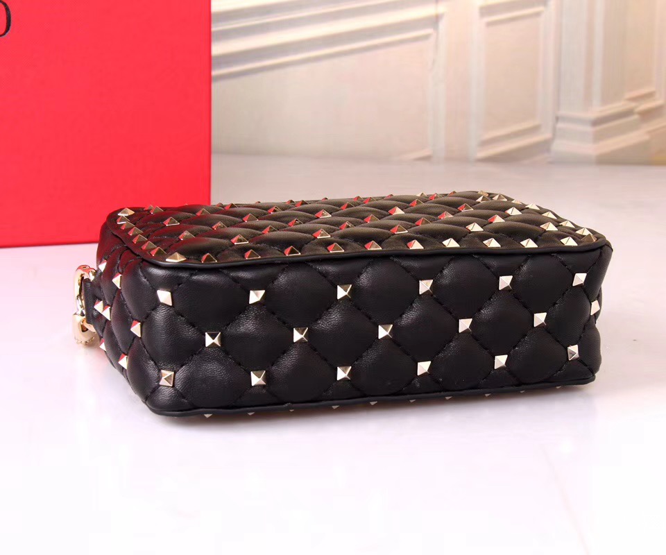 발렌티노 카메라백 GARAVANI ROCKSTUD SPIKE BOX BAG V10800