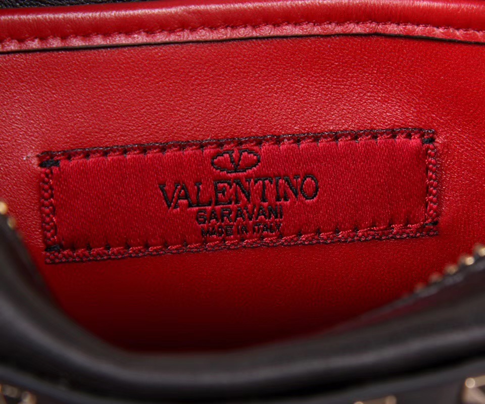 발렌티노 카메라백 GARAVANI ROCKSTUD SPIKE BOX BAG V10800