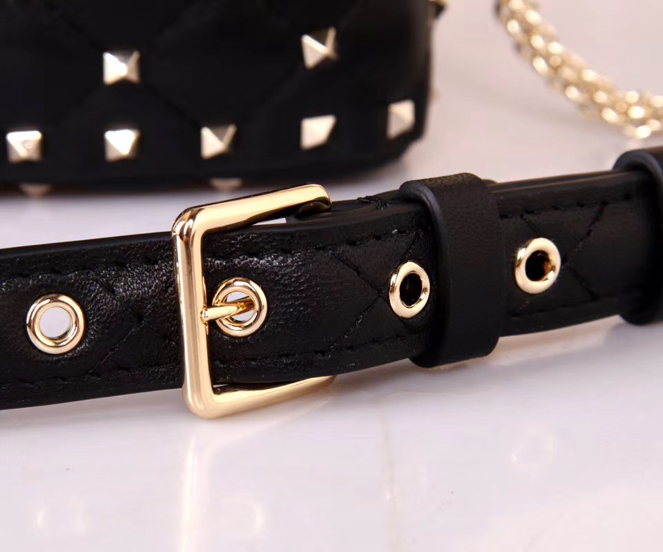 발렌티노 스파이크 버킷백 GARAVANI ROCKSTUD SPIKE BAG V68000