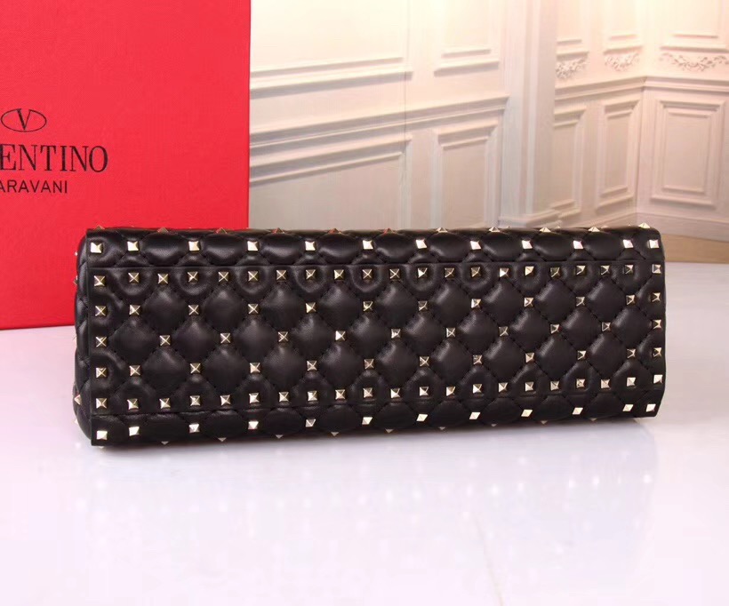 발렌티노 스파이크 쇼퍼백 GARAVANI ROCKSTUD SPIKE SHOPPING BAG V520010