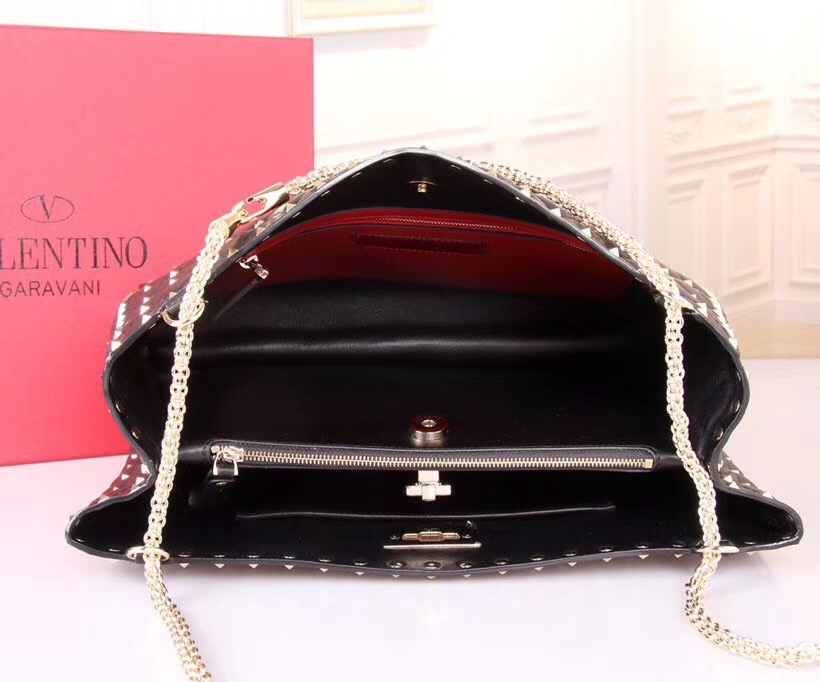 발렌티노 스파이크 쇼퍼백 GARAVANI ROCKSTUD SPIKE SHOPPING BAG V520010