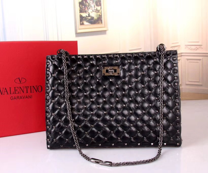 발렌티노 스파이크 쇼퍼백 GARAVANI ROCKSTUD SPIKE SHOPPING BAG V520010
