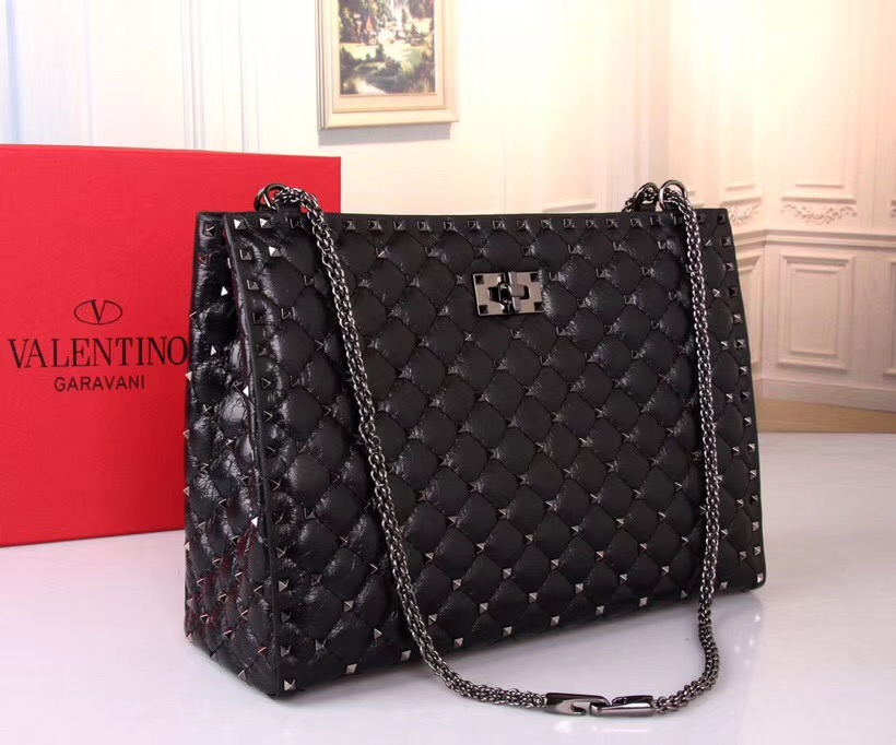 발렌티노 스파이크 쇼퍼백 GARAVANI ROCKSTUD SPIKE SHOPPING BAG V520010