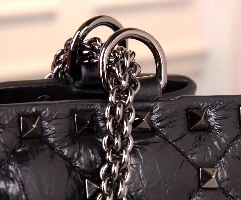 발렌티노 스파이크 쇼퍼백 GARAVANI ROCKSTUD SPIKE SHOPPING BAG V520010