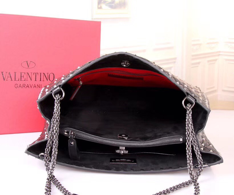 발렌티노 스파이크 쇼퍼백 GARAVANI ROCKSTUD SPIKE SHOPPING BAG V520010