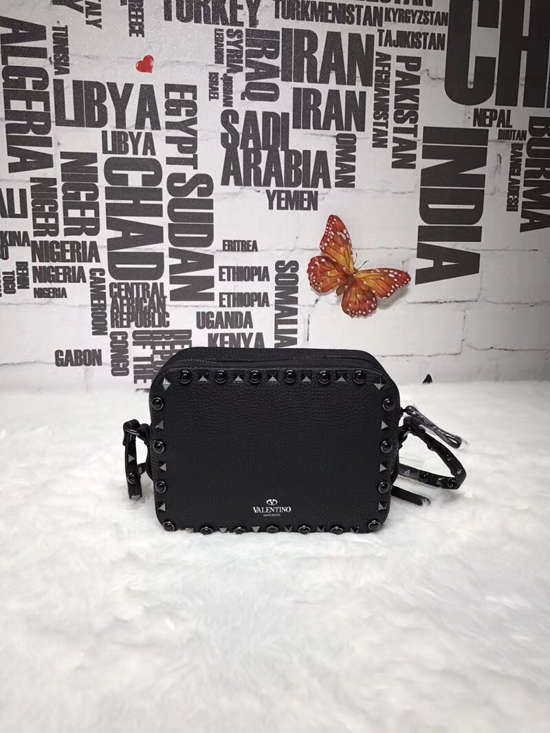 발렌티노 락스터드 크로스백 20CM V50165
