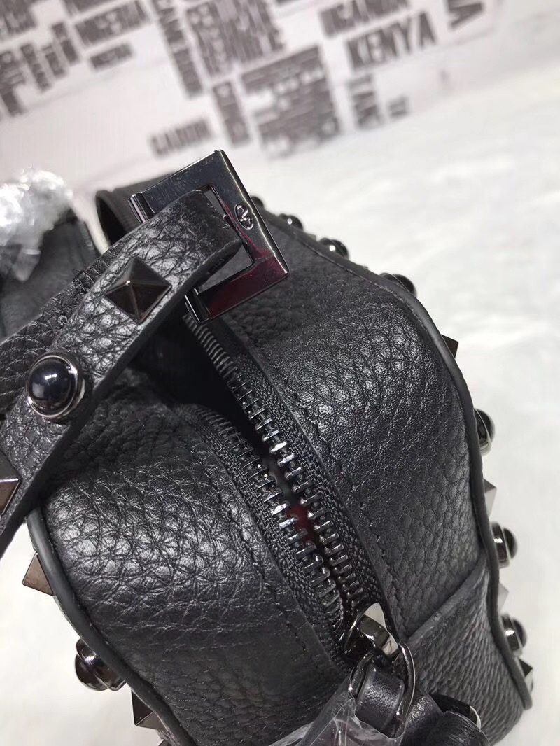 발렌티노 락스터드 크로스백 20CM V50165