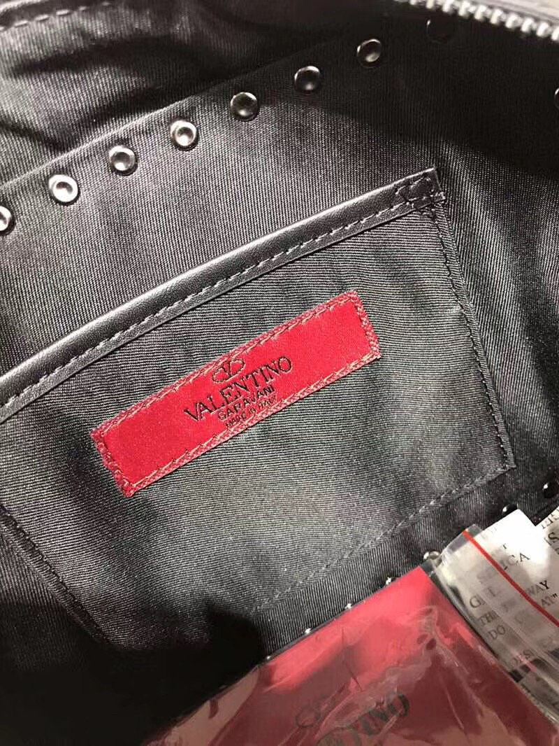 발렌티노 락스터드 크로스백 20CM V50164