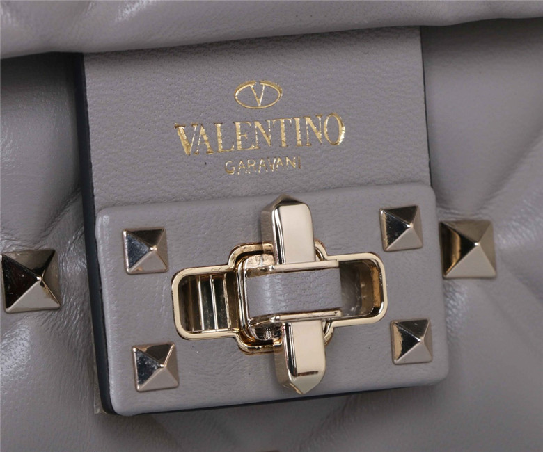 발렌티노 GARAVANI CANDYSTUD 미니 토트&숄더백 17CM B31561