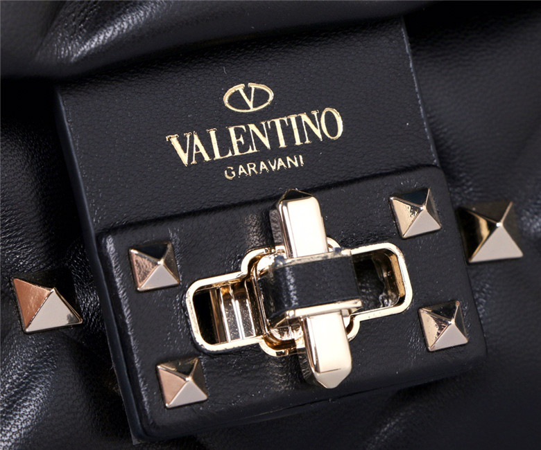 발렌티노 GARAVANI CANDYSTUD 미니 토트&숄더백 17CM B31561