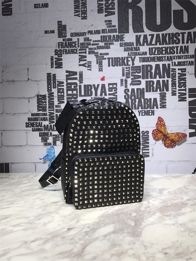 발렌티노 백팩 신상 B3010