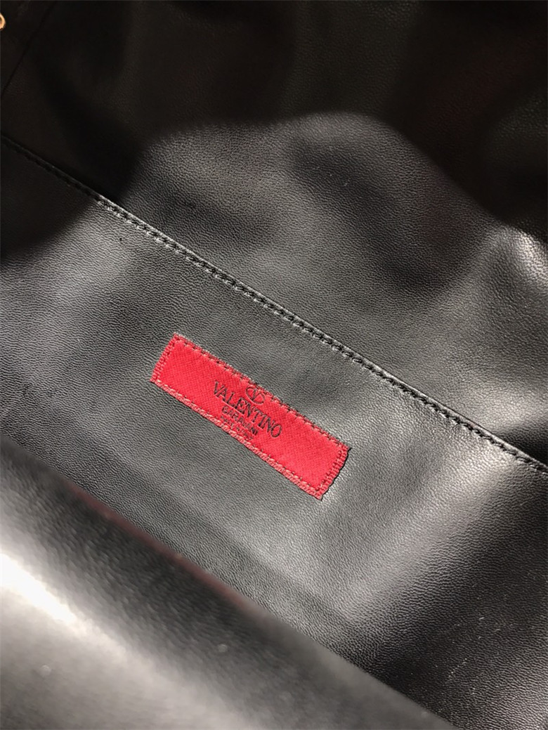 발렌티노 백팩 신상 B3010