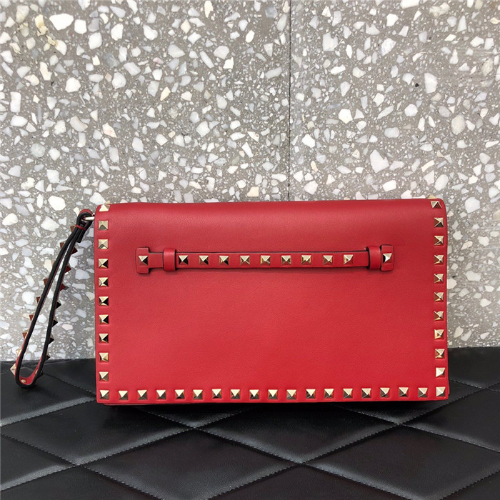 발렌티노 락스터드 스트랩 플랩 클러치백 B0399-1