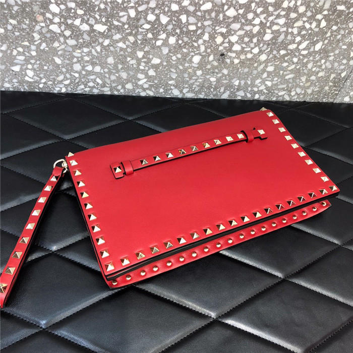 발렌티노 락스터드 스트랩 플랩 클러치백 B0399-1