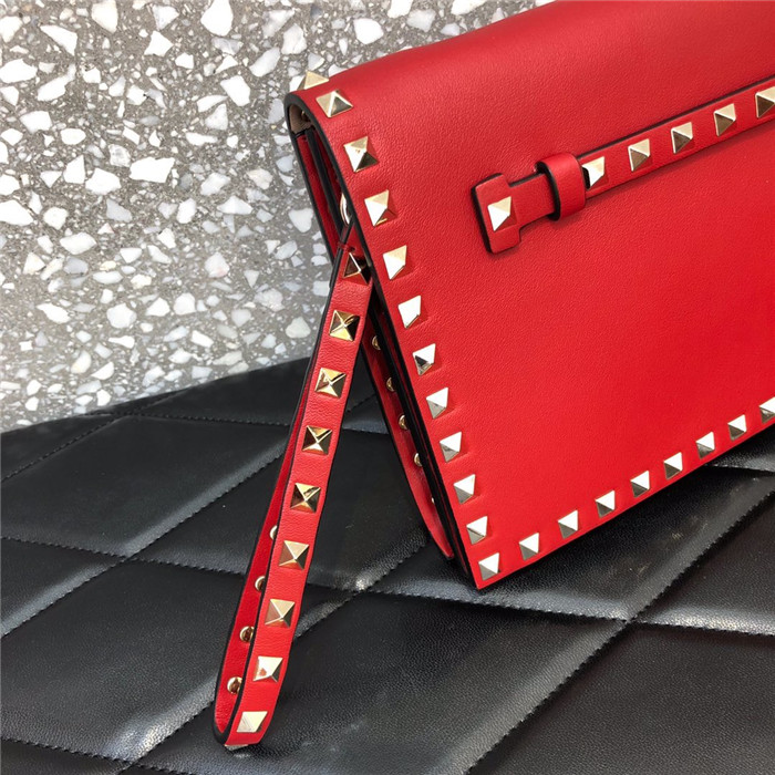 발렌티노 락스터드 스트랩 플랩 클러치백 B0399-1