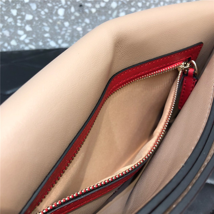 발렌티노 락스터드 스트랩 플랩 클러치백 B0399-1