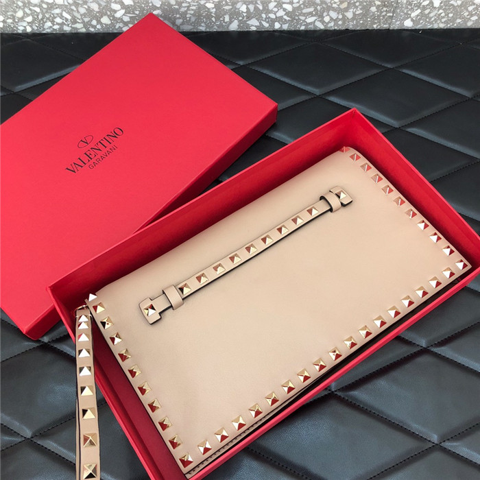 발렌티노 락스터드 스트랩 플랩 클러치백 B0399-2
