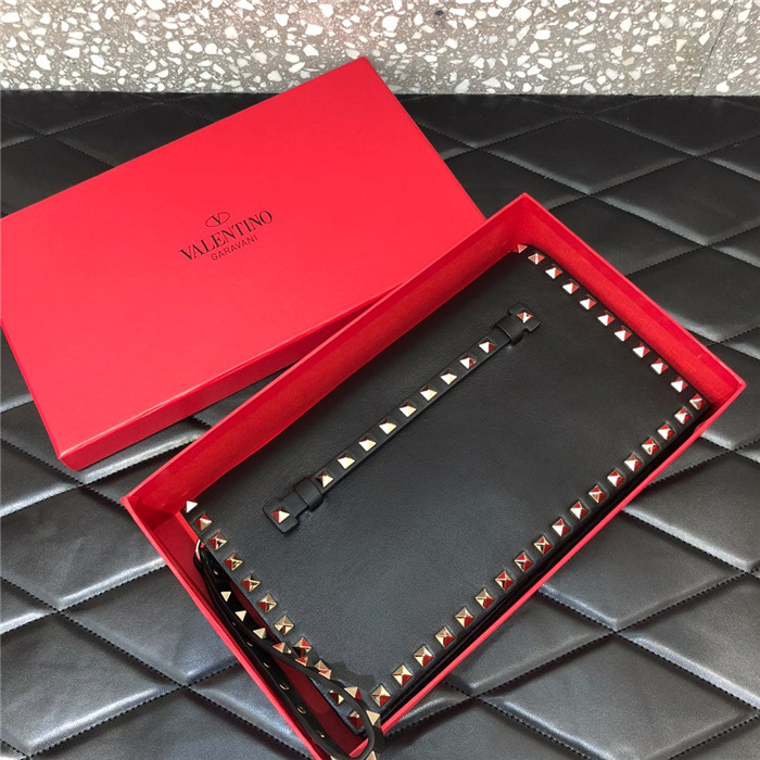 발렌티노 락스터드 스트랩 플랩 클러치백 B0399-3