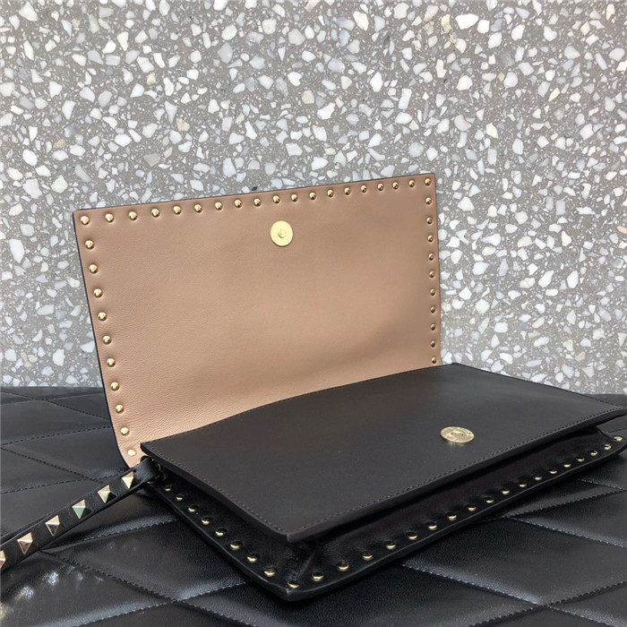 발렌티노 락스터드 스트랩 플랩 클러치백 B0399-3