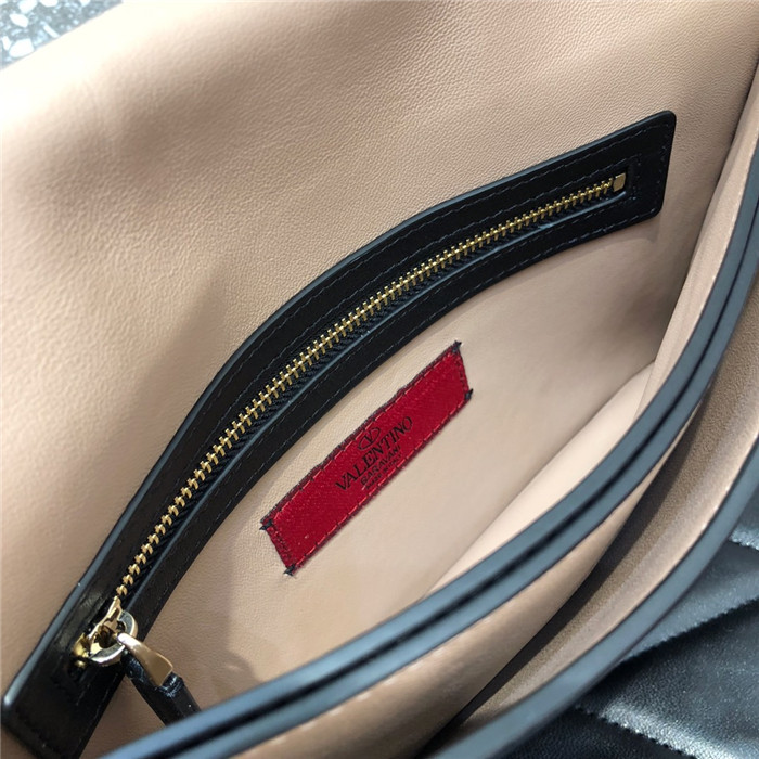 발렌티노 락스터드 스트랩 플랩 클러치백 B0399-3