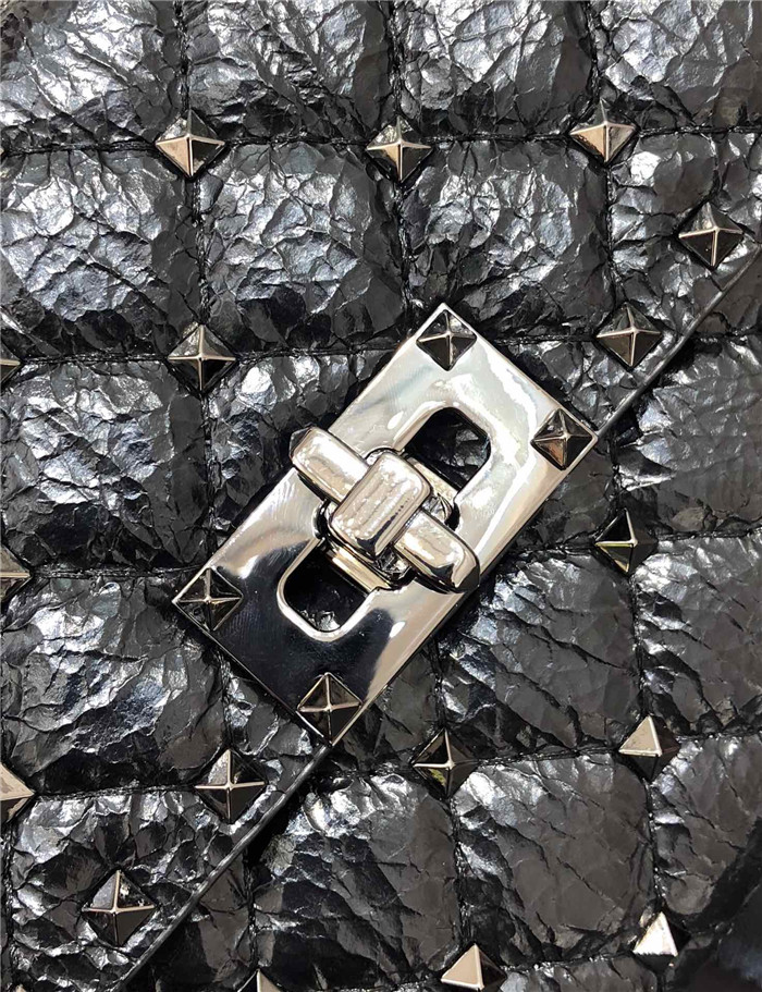 발렌티노 락스터드 체인 숄더백 B0137-1