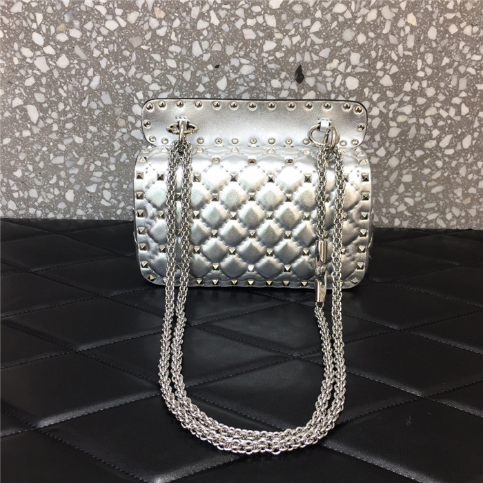 발렌티노 락스터드 스파이크백 스몰 B0123SG-1