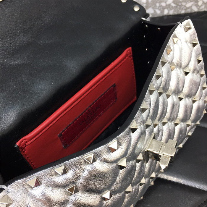 발렌티노 락스터드 스파이크백 스몰 B0123SG-1